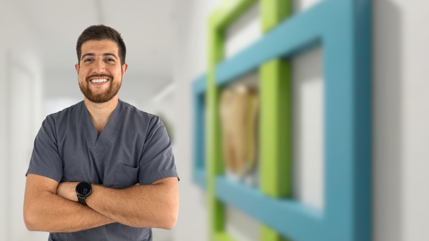 Dr. Claudio Catalán, odontólogo de Clínica Dental Melipilla