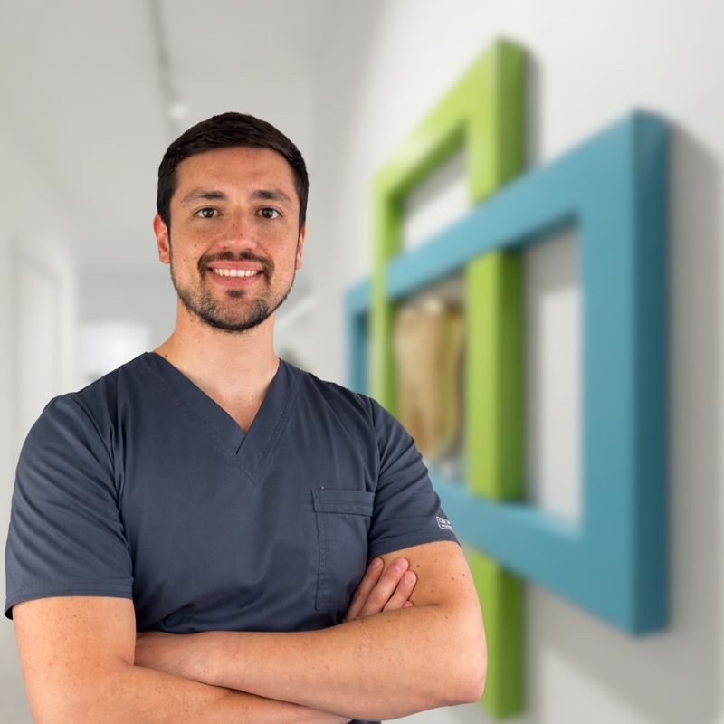 Dr. Claudio Venegas, odontólogo de Clínica Dental Melipilla